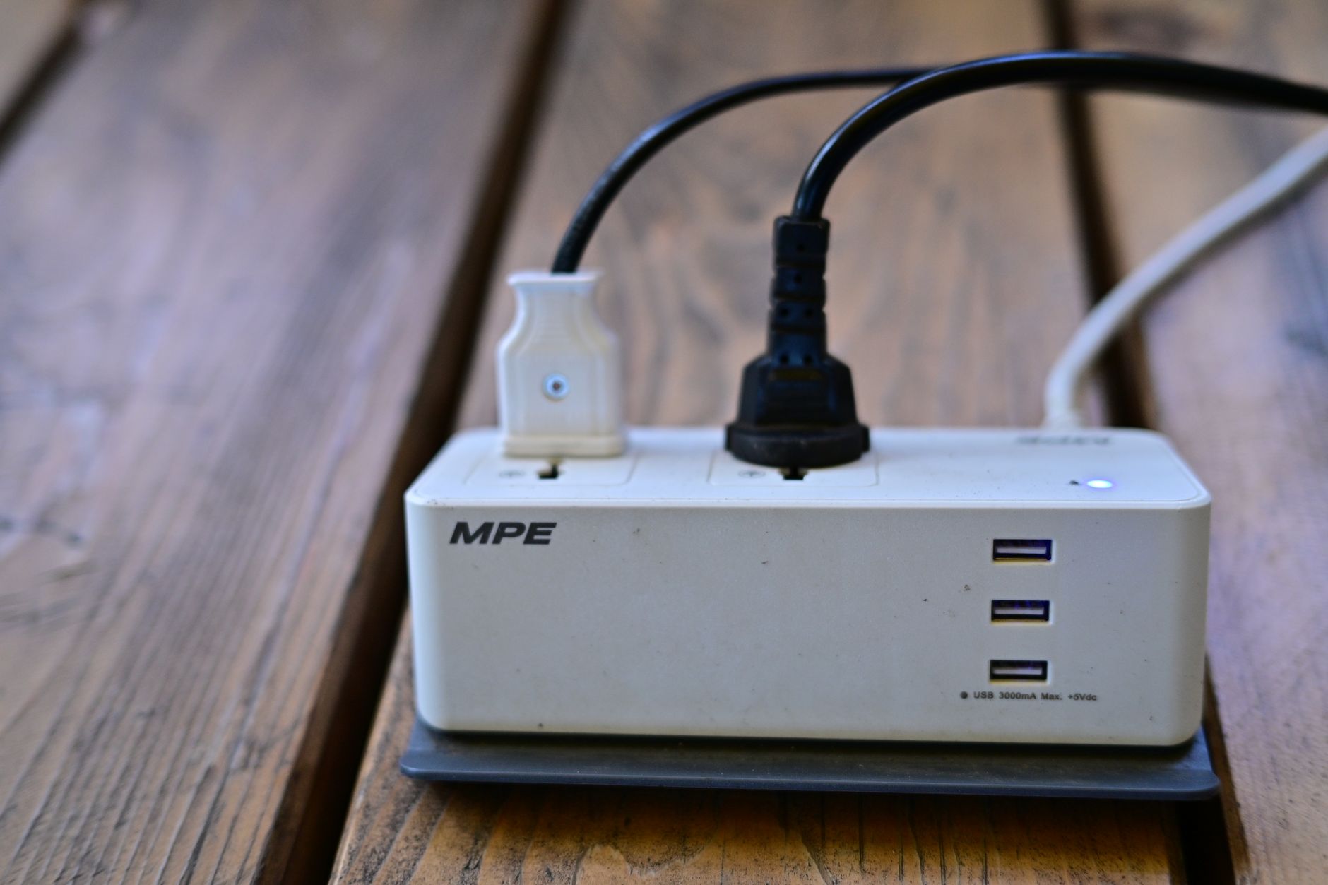 Microcurrent Device Not Charging: Causes and Fixes for 2026 1 Illustration for: Microcurrent Device Not Charging: Causes and Fixes for 2026