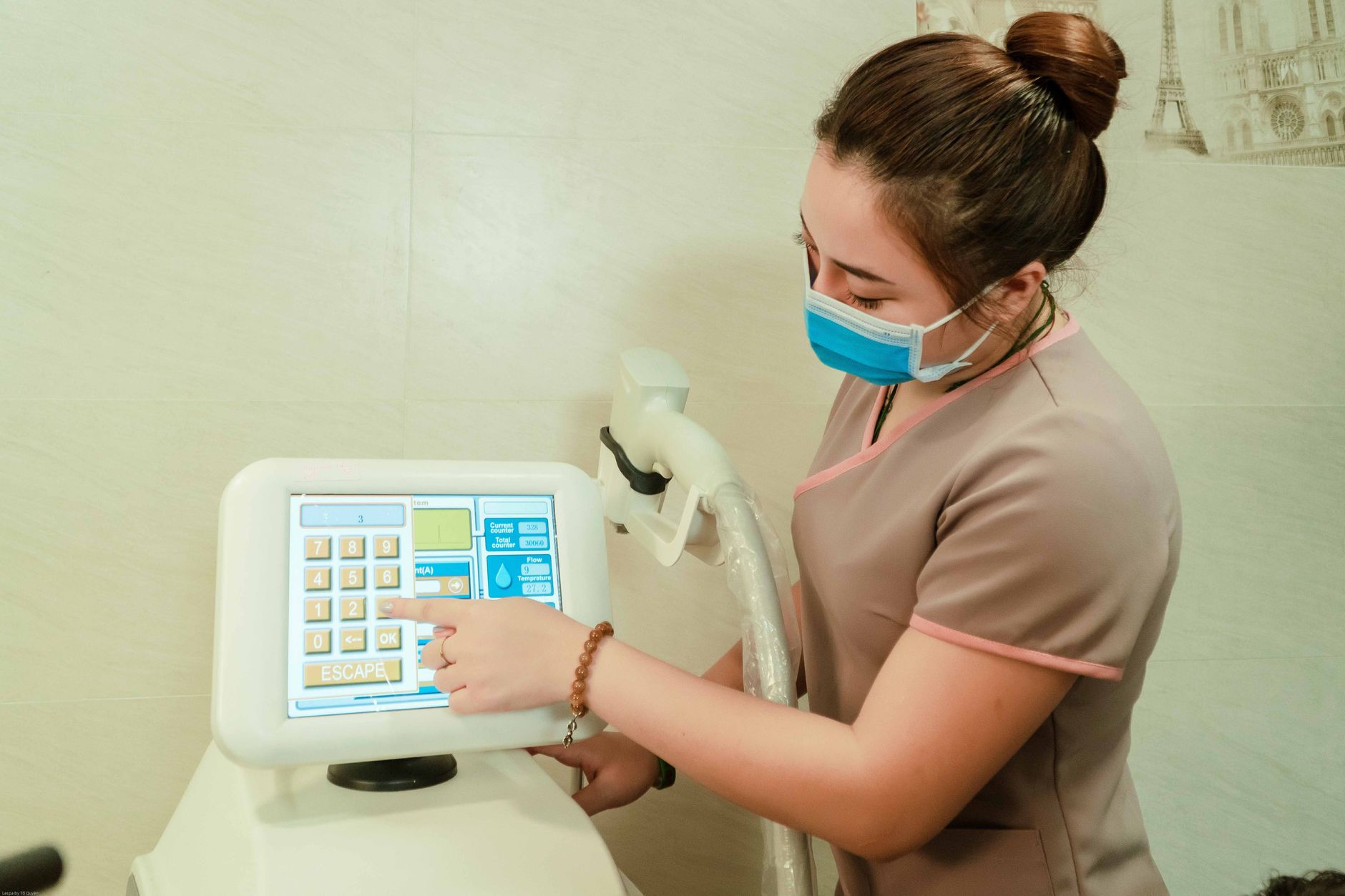 IPL Hair Removal Device Not Working? 6 Causes and How to Fix Them 1 Illustration for: IPL Hair Removal Device Not Working? 6 Causes and How to Fix Them