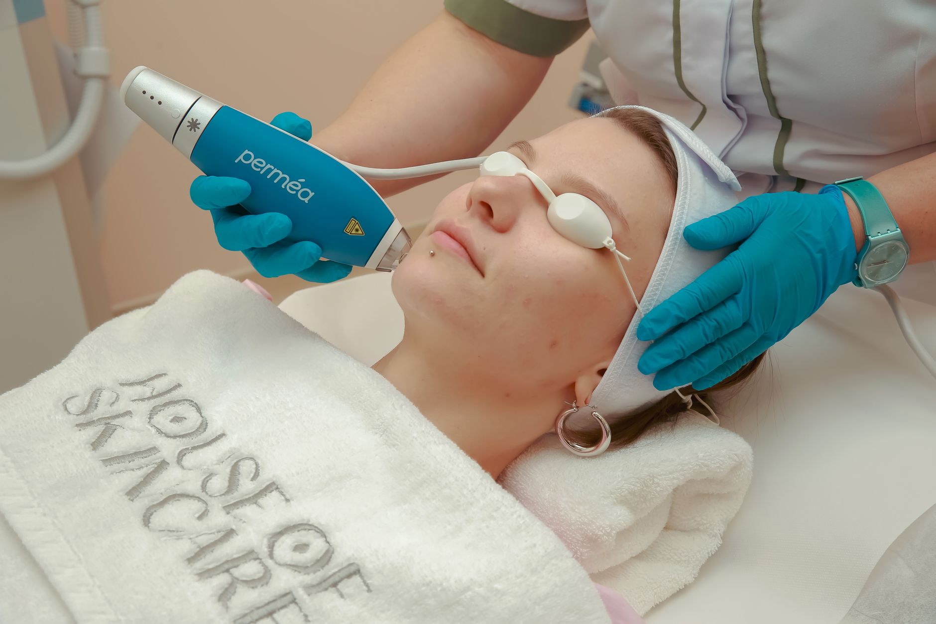 IPL Device Not Detecting Skin? 5 Causes and Fixes 1 Illustration for: IPL Device Not Detecting Skin? 5 Causes and Fixes